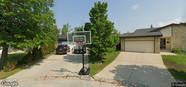 Larawan ng 28 Stonegate Close sa Winnipeg, Manitoba