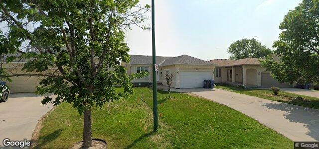 Larawan ng 31 Invermere Street sa Winnipeg, Manitoba