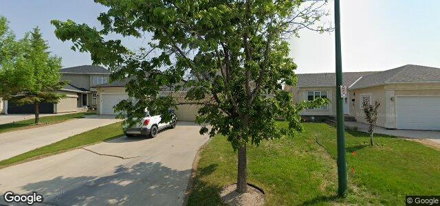 Larawan ng 35 Invermere Street sa Winnipeg, Manitoba