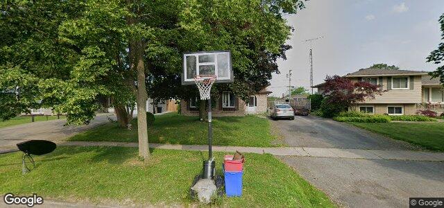 Larawan ng 35 Royal Oak Drive sa Winnipeg, Manitoba