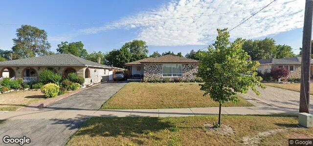 Larawan ng 36 Roseglen Crescent sa Winnipeg, Manitoba