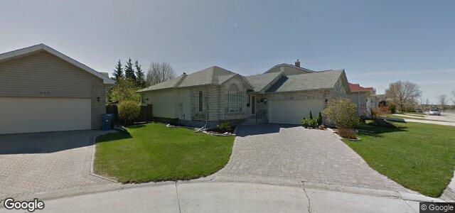 Photo of 460 Scurfield Boulevard in Winnipeg, Manitoba