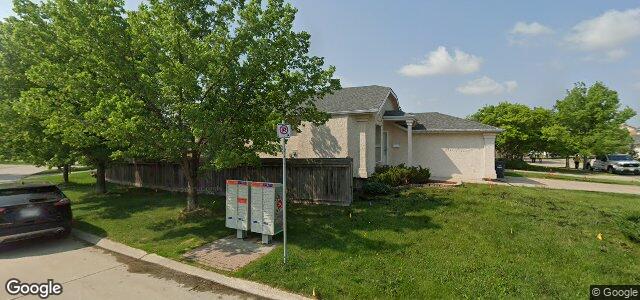 Larawan ng 60 Invermere Street sa Winnipeg, Manitoba