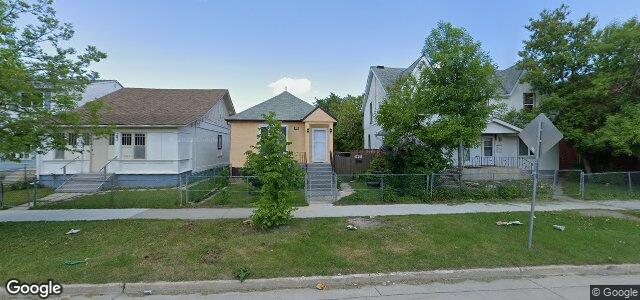Larawan ng 239 Pritchard Avenue sa Winnipeg, Manitoba