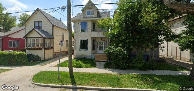Larawan ng 270 Burrows Avenue sa Winnipeg, Manitoba