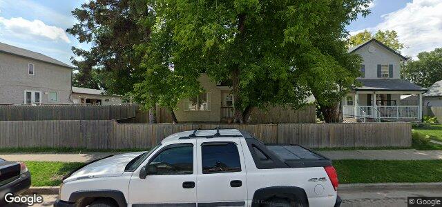 Larawan ng 280 Magnus Avenue sa Winnipeg, Manitoba