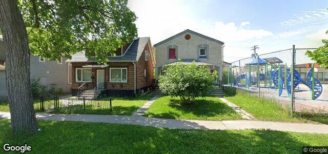 Larawan ng 302 Pritchard Avenue sa Winnipeg, Manitoba