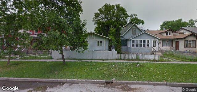 Larawan ng 305 Manitoba Avenue sa Winnipeg, Manitoba