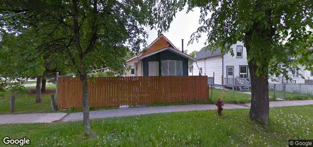 Larawan ng 322 Manitoba Avenue sa Winnipeg, Manitoba