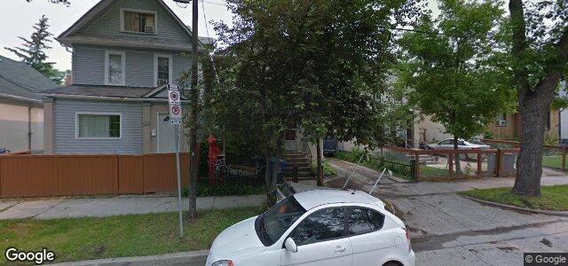 Larawan ng 325 Burrows Avenue sa Winnipeg, Manitoba