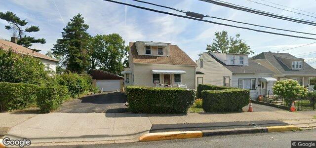 Photo of 326 Redwood Avenue in Winnipeg, Manitoba