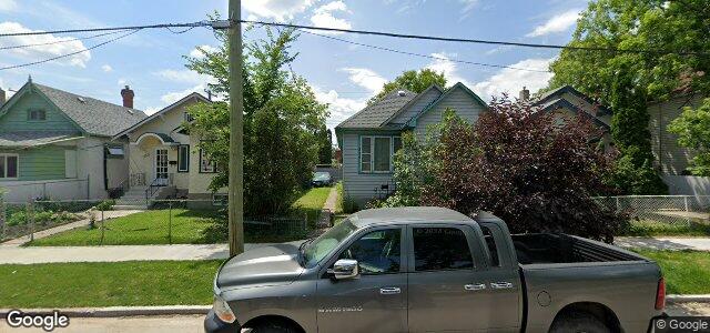 Larawan ng 334 Burrows Avenue sa Winnipeg, Manitoba