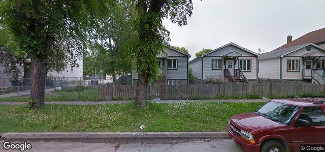Larawan ng 341 Manitoba Avenue sa Winnipeg, Manitoba
