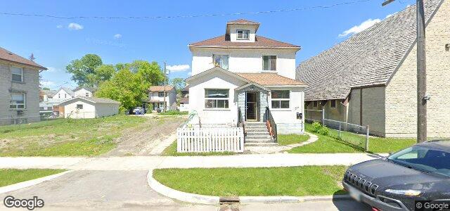 Larawan ng 375 Burrows Avenue sa Winnipeg, Manitoba