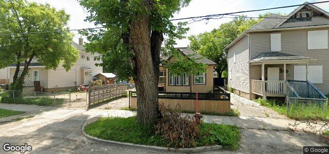 Larawan ng 376 Burrows Avenue sa Winnipeg, Manitoba