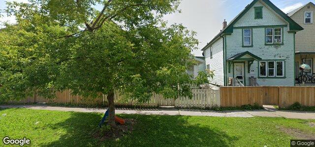 Larawan ng 386 Pritchard Avenue sa Winnipeg, Manitoba