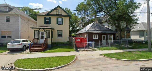 Larawan ng 390 Burrows Avenue sa Winnipeg, Manitoba