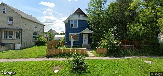 Larawan ng 402 Pritchard Avenue sa Winnipeg, Manitoba