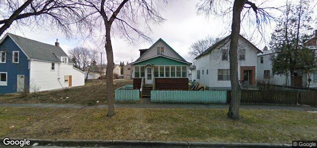 Photo of 427 Manitoba Avenue in Winnipeg, Manitoba