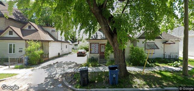 Larawan ng 430 Burrows Avenue sa Winnipeg, Manitoba