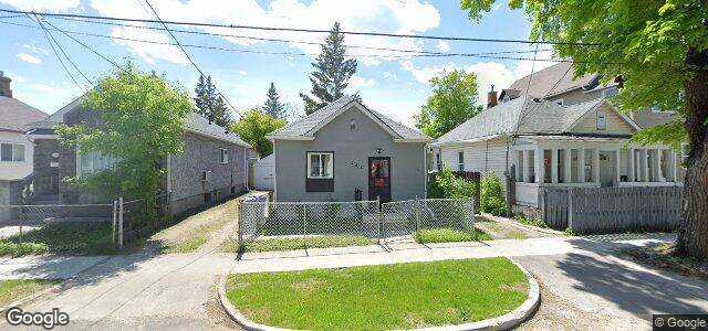 Larawan ng 448 Burrows Avenue sa Winnipeg, Manitoba