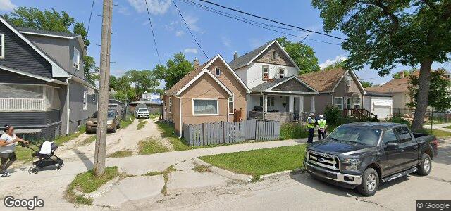 Larawan ng 577 Burrows Avenue sa Winnipeg, Manitoba