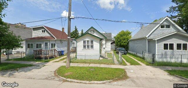 Larawan ng 627 Magnus Avenue sa Winnipeg, Manitoba