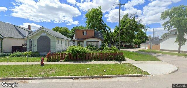 Larawan ng 654 Aberdeen Avenue sa Winnipeg, Manitoba