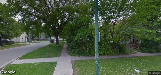 Larawan ng 654 Manitoba Avenue sa Winnipeg, Manitoba