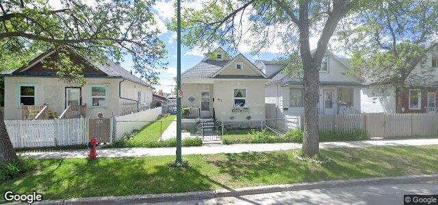 Larawan ng 672 Aberdeen Avenue sa Winnipeg, Manitoba