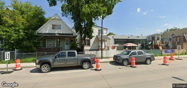 Larawan ng 687 Selkirk Avenue sa Winnipeg, Manitoba
