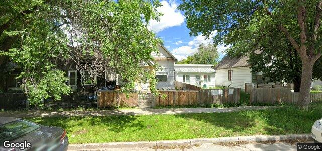 Larawan ng 691 Aberdeen Avenue sa Winnipeg, Manitoba