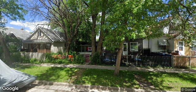 Larawan ng 695 Aberdeen Avenue sa Winnipeg, Manitoba
