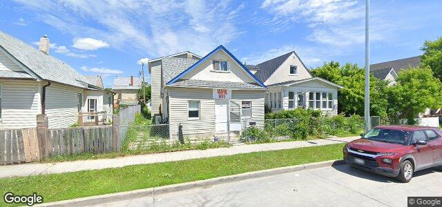 Larawan ng 695 Burrows Avenue sa Winnipeg, Manitoba