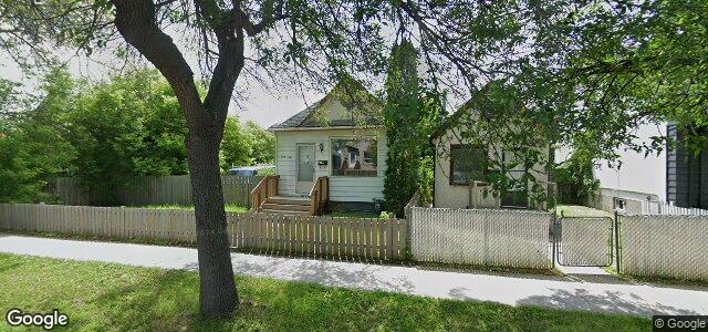 Larawan ng 696 Magnus Avenue sa Winnipeg, Manitoba