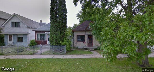 Larawan ng 704 Pritchard Avenue sa Winnipeg, Manitoba
