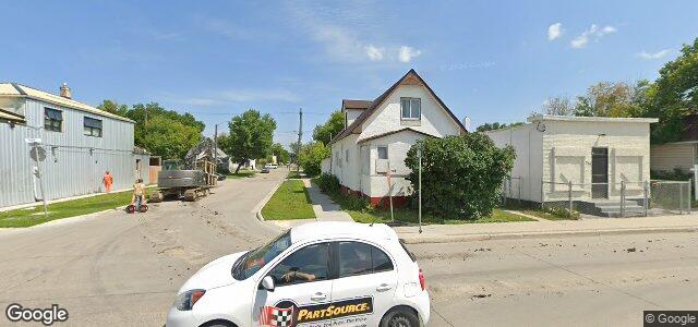 Larawan ng 723 Selkirk Avenue sa Winnipeg, Manitoba