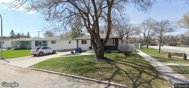 Photo of 1 Crestwood Crescent in Winnipeg, Manitoba