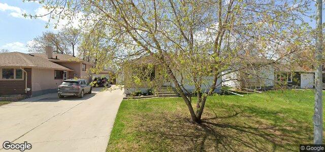 Larawan ng 102 De Bourmont Bay sa Winnipeg, Manitoba