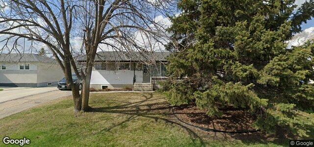 Larawan ng 102 Penfold Crescent sa Winnipeg, Manitoba
