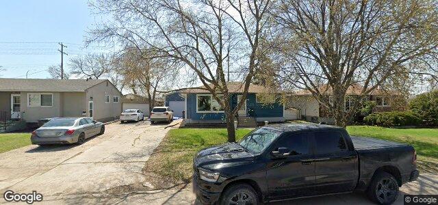 Larawan ng 103 Crestwood Crescent sa Winnipeg, Manitoba