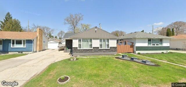 Larawan ng 104 Crestwood Crescent sa Winnipeg, Manitoba