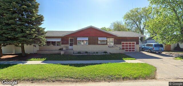 Larawan ng 104 Harper Avenue sa Winnipeg, Manitoba