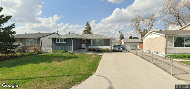Larawan ng 106 Penfold Crescent sa Winnipeg, Manitoba