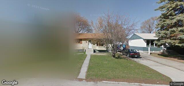 Larawan ng 11 Fontaine Crescent sa Winnipeg, Manitoba