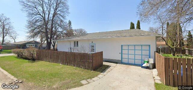 Larawan ng 110 Crestwood Crescent sa Winnipeg, Manitoba