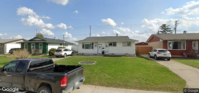 Larawan ng 111 Penfold Crescent sa Winnipeg, Manitoba