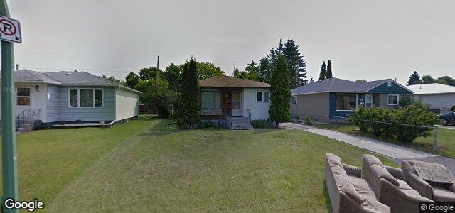 Larawan ng 12 Crestwood Crescent sa Winnipeg, Manitoba