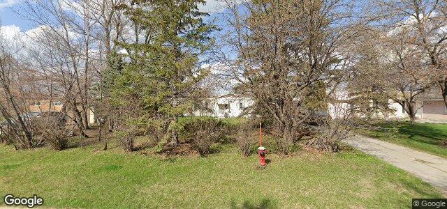 Larawan ng 12 Lochmoor Avenue sa Winnipeg, Manitoba