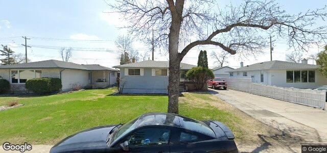 Larawan ng 127 Crestwood Crescent sa Winnipeg, Manitoba